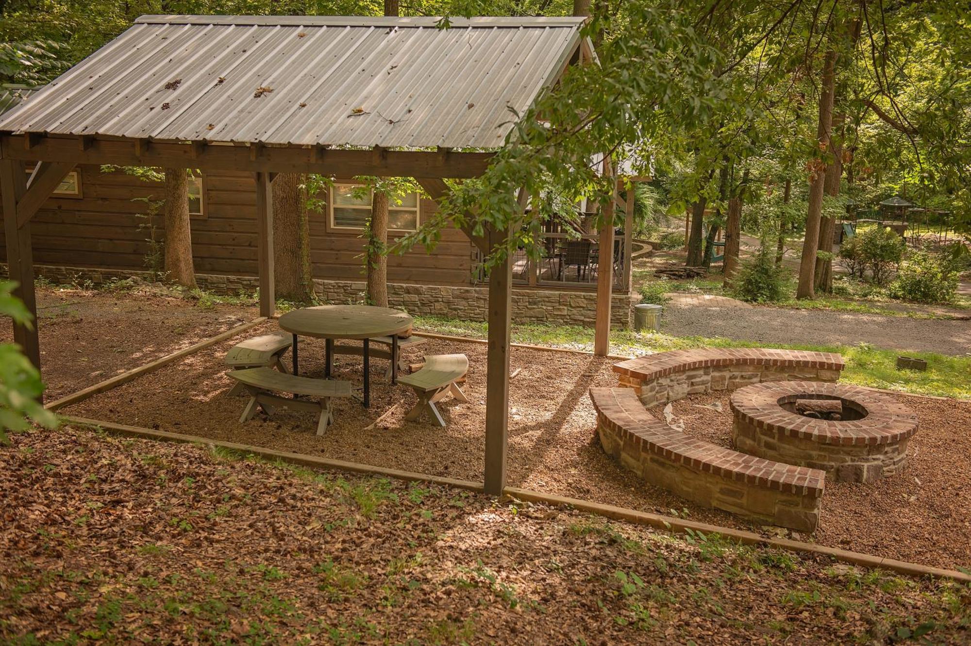 Meg Cabin Tiny Rustic Comfort On Lookout Mtn 查塔努加 外观 照片
